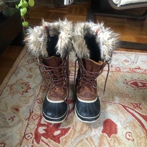 Sorel Joan of Arctic Boots-Size 8